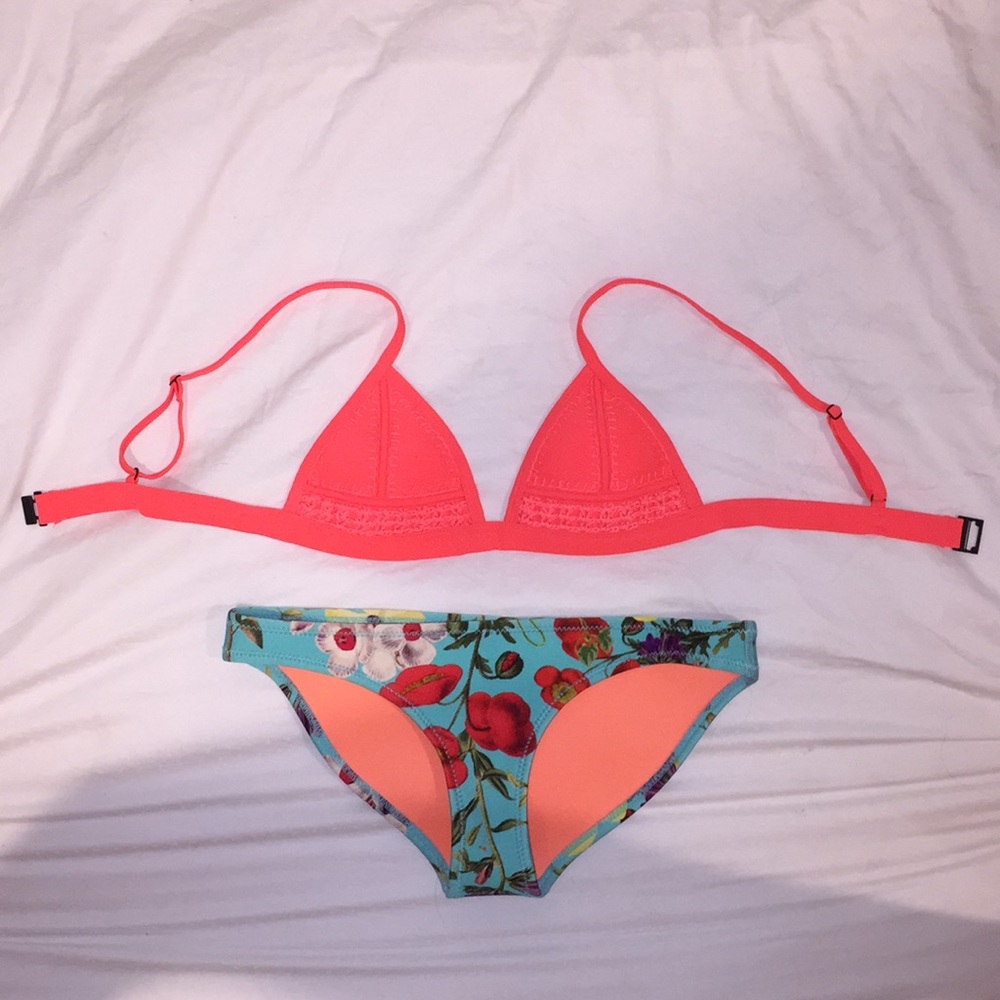 NEW TRIANGL BATHING SUIT WITH BAG - Picture 1 of 4